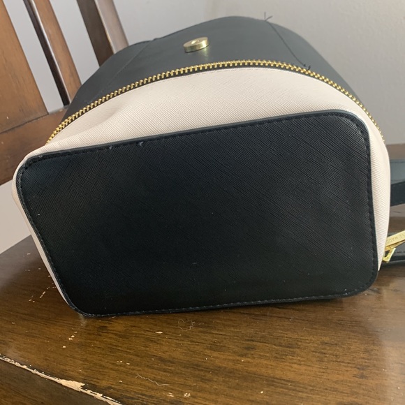 Steve Madden two-tone mini backpack - Picture 4 of 7